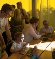 Barn kodar på CoderDojo Almedalen